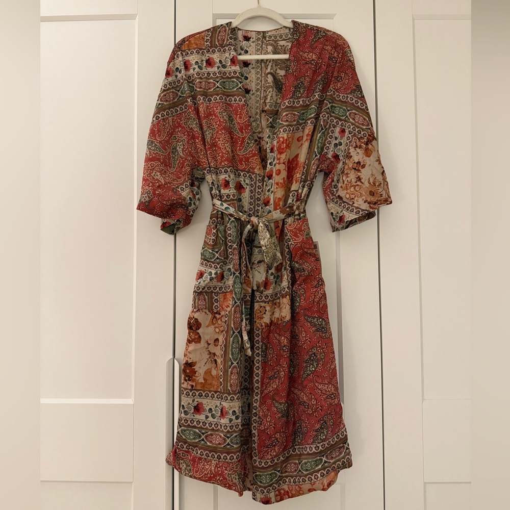 Zara Reversible Floral Print Kimono Robe - Picture 5 of 10